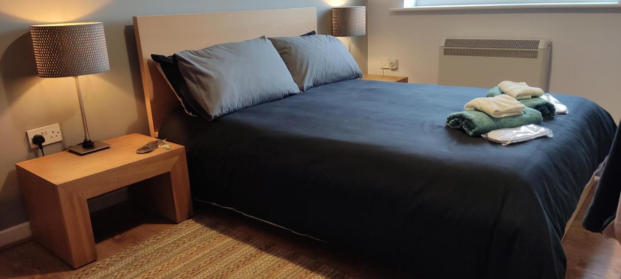 Ferienwohnung Modern 1-Bed Flat In Wigan Exterior foto